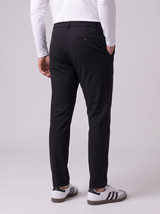 Regular Fit Hose mit 4-Way-Stretch – Schwarz