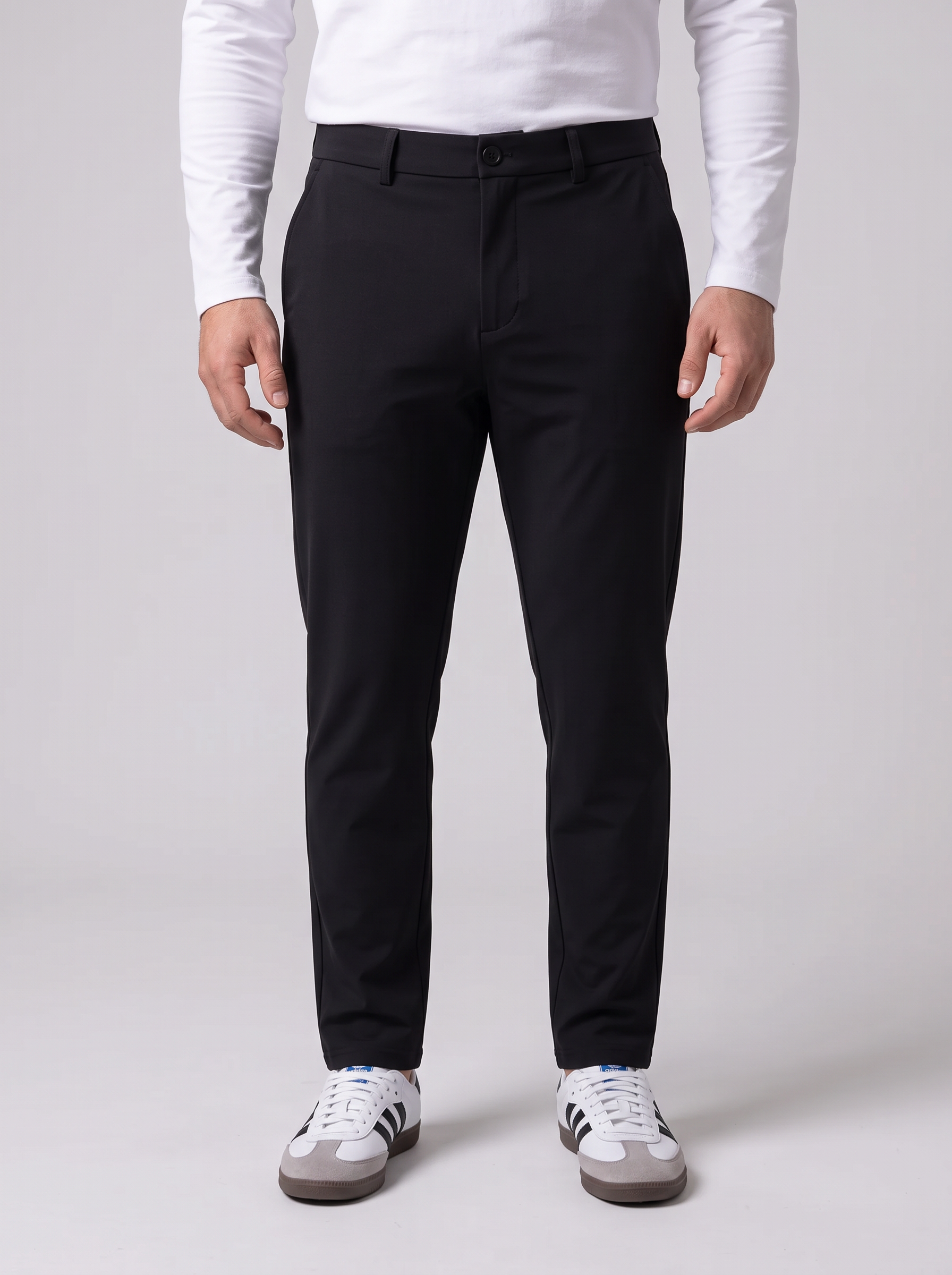 Regular Fit Hose mit 4-Way-Stretch – Schwarz
